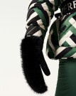 náhled Perfect Moment faux fur mitten