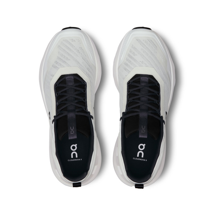 detail Dámské běžecké boty ON Cloudnova X