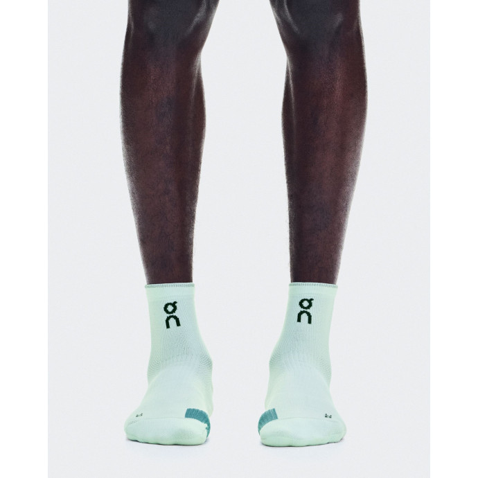 detail ON Performance Run Sock Mid