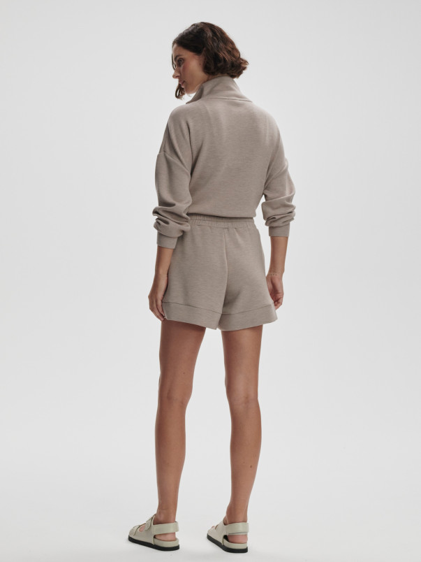 detail Dámské kraťasy Varley Atrium High Rise Short 4.5