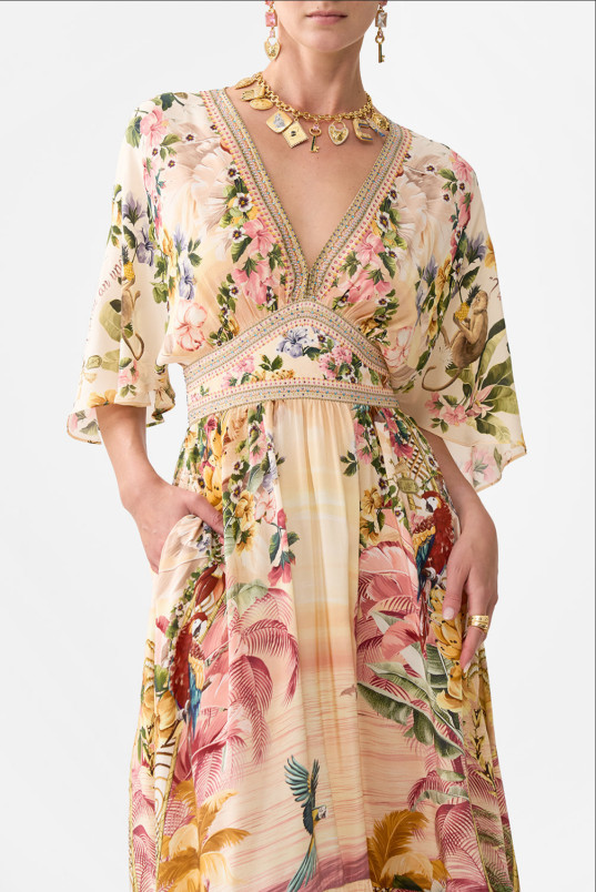 detail Dámské šaty Camilla WAISTED DRESS WITH HEM RUFFLE