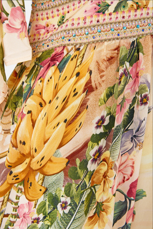 detail Dámské šaty Camilla WAISTED DRESS WITH HEM RUFFLE