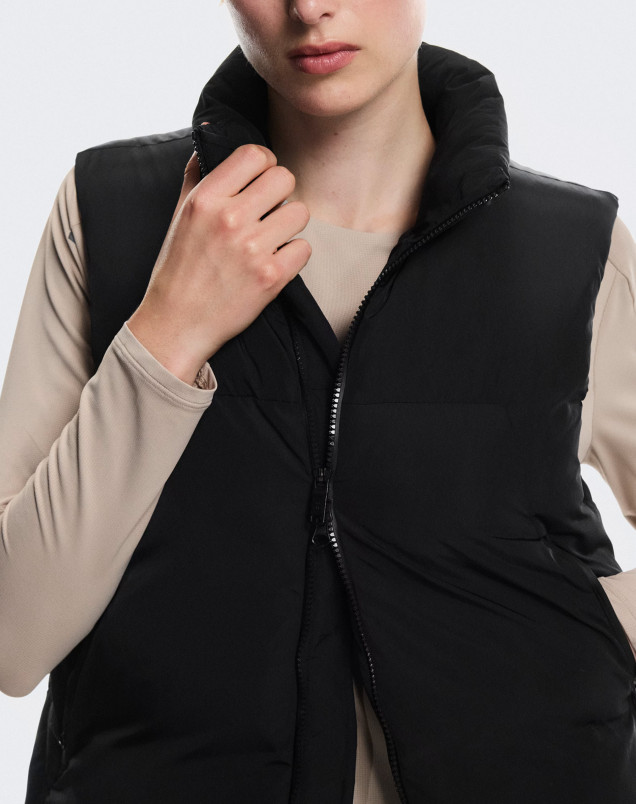 detail Dámská vesta ON All-Day Puffer Vest