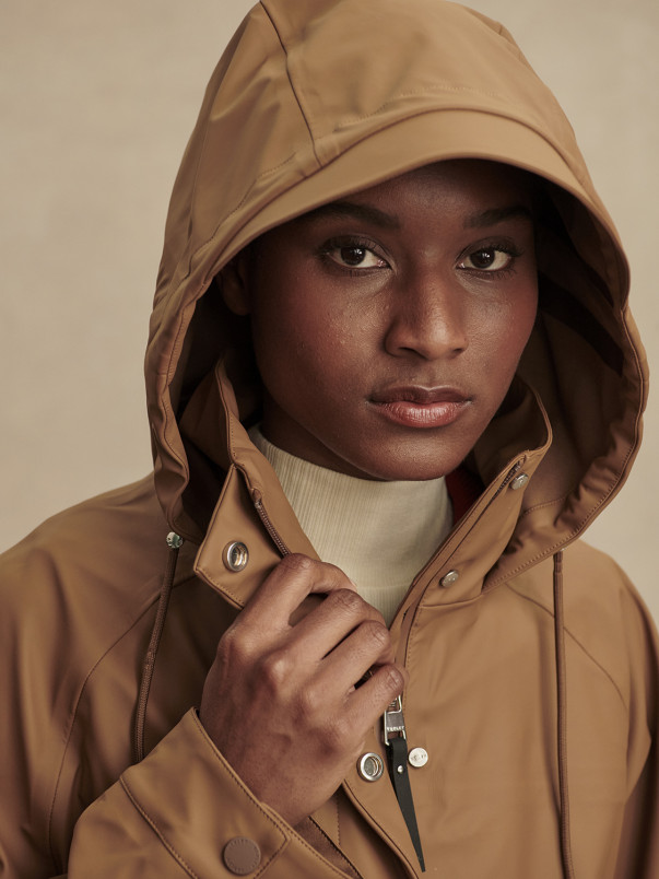 detail Dámská bunda Varley Amel A-Line Rain Jacket