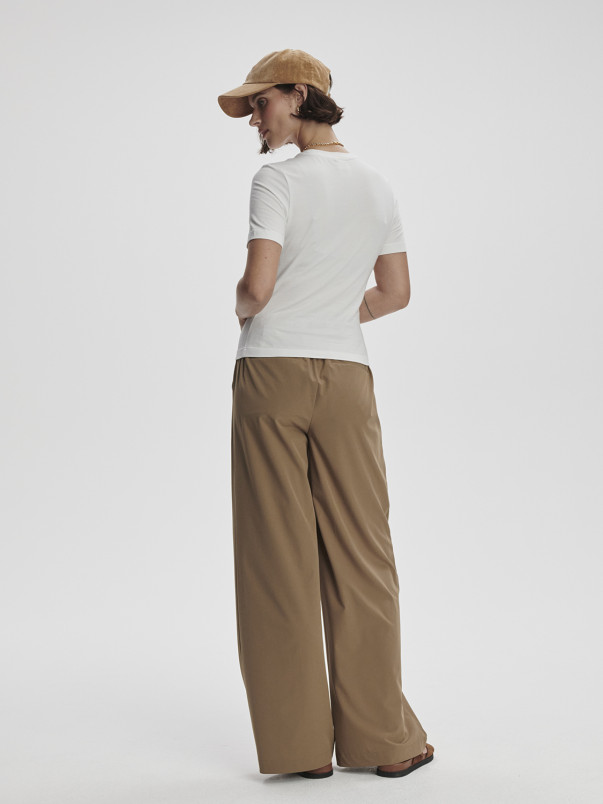 detail Dámské tričko Varley Regina Fitted Tee