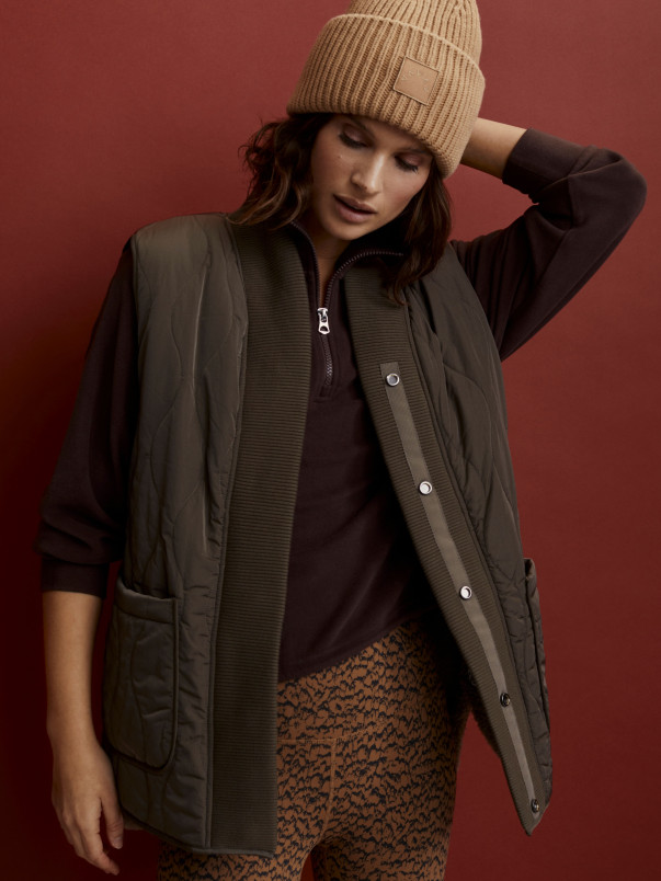 detail Dámská čepice Varley Cresta Rib Beanie