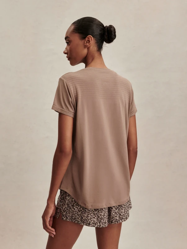 detail Dámské tričko Varley Saskia Seamless Longline Tee