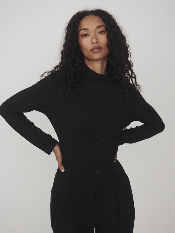 detail Dámské tričko Varley Astrid Fitted Long Sleeve Tee