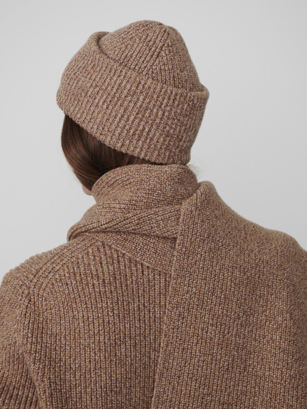 detail Dámská čepice Varley Carly Knit Beanie 2.0