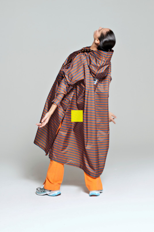 detail Dámská pláštěnka Rainkiss Breton Brown Blue - Rain poncho