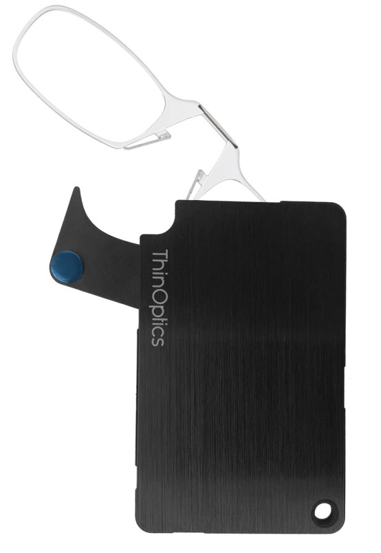 detail ThinOptics Cvikr na čtení + peněženka z ušlechtilé oceli