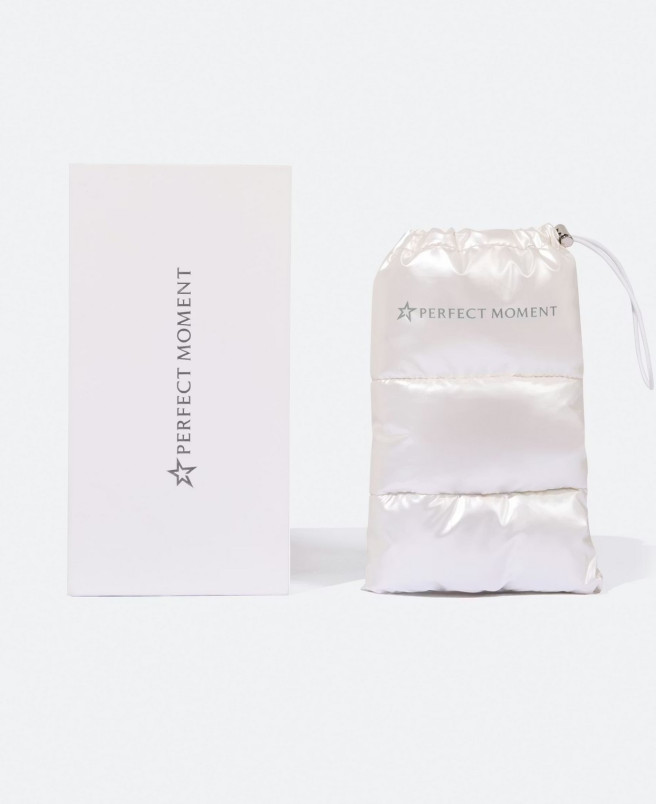 detail Perfect Moment carving